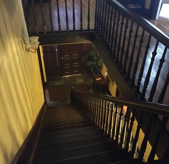 تختخواب و صبحانه 234 Winder St Inn