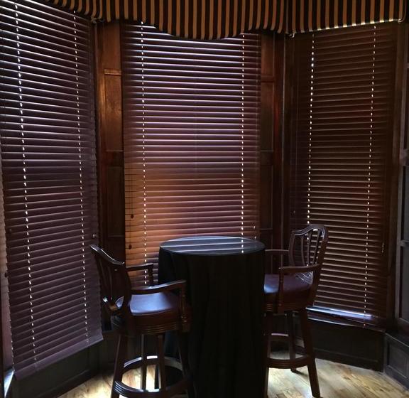 تختخواب و صبحانه 234 Winder St Inn