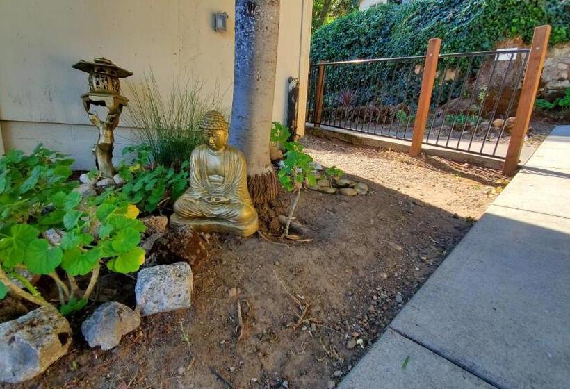 فندق Clear Lake Vista Resort