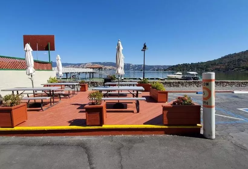 ホテル Clear Lake Vista Resort