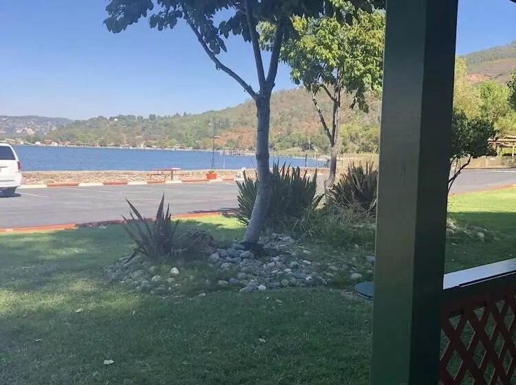ホテル Clear Lake Vista Resort