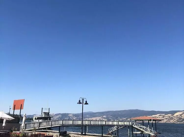 ホテル Clear Lake Vista Resort