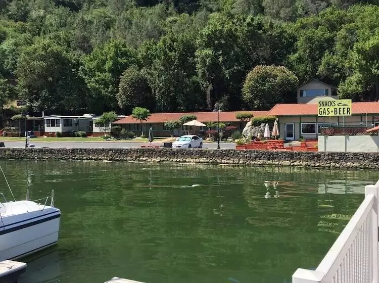 ホテル Clear Lake Vista Resort