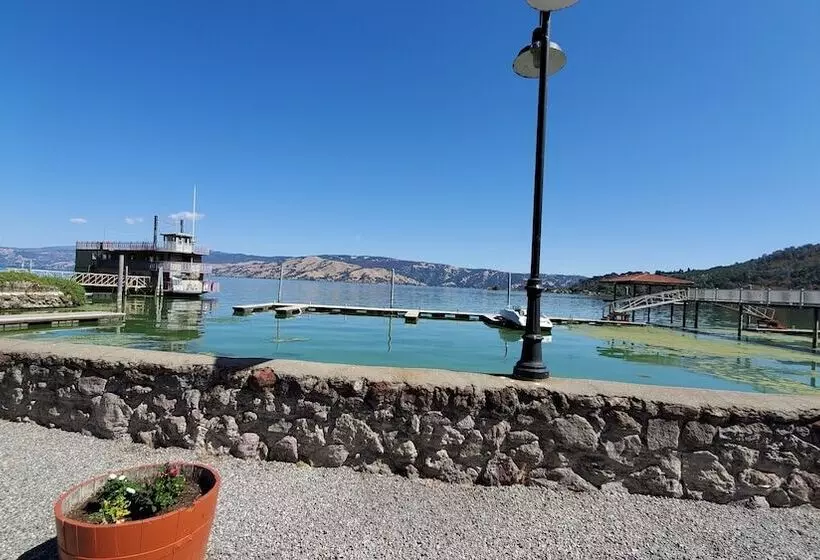 ホテル Clear Lake Vista Resort