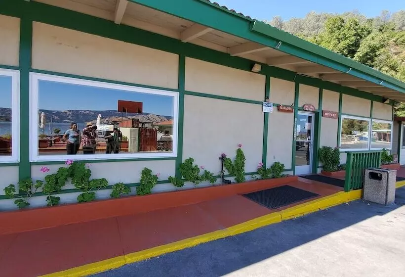 ホテル Clear Lake Vista Resort