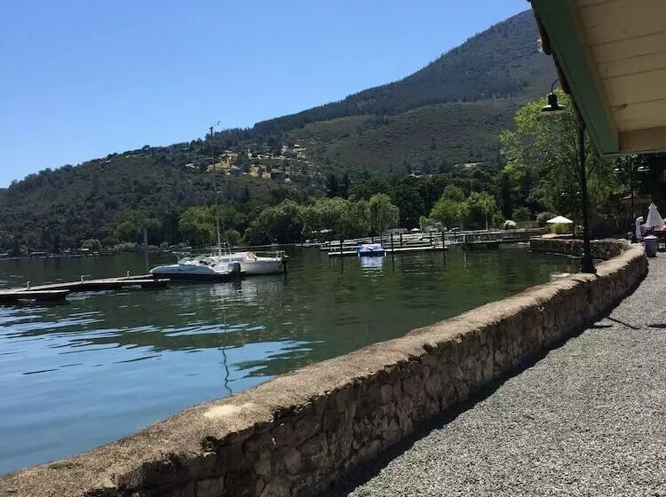 ホテル Clear Lake Vista Resort