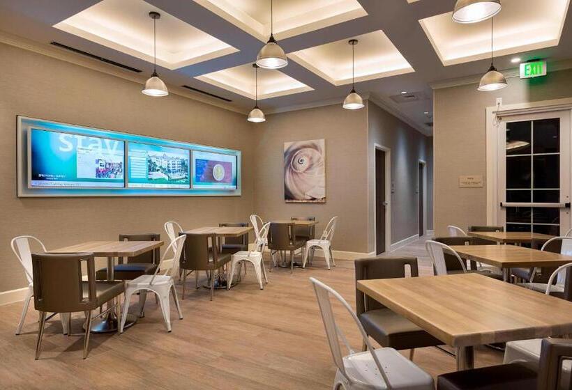 Отель Springhill Suites By Marriott New Smyrna Beach