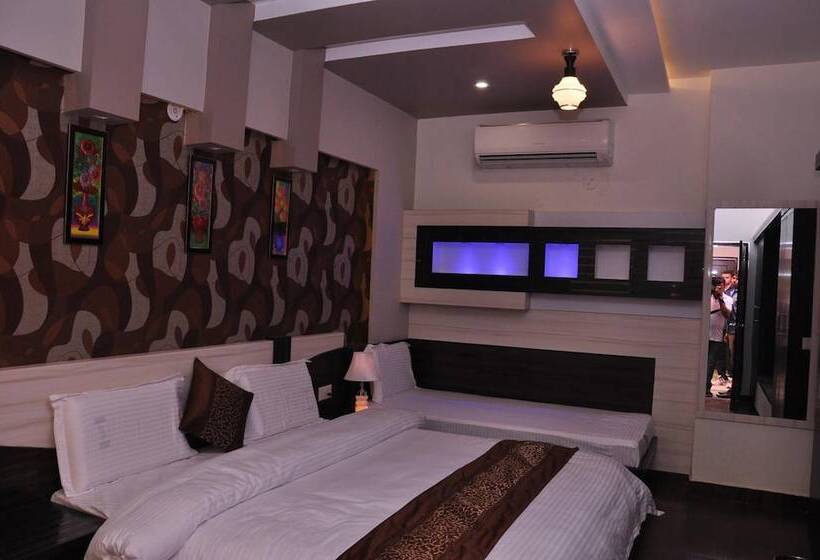 Hotelli The Mirage Palace