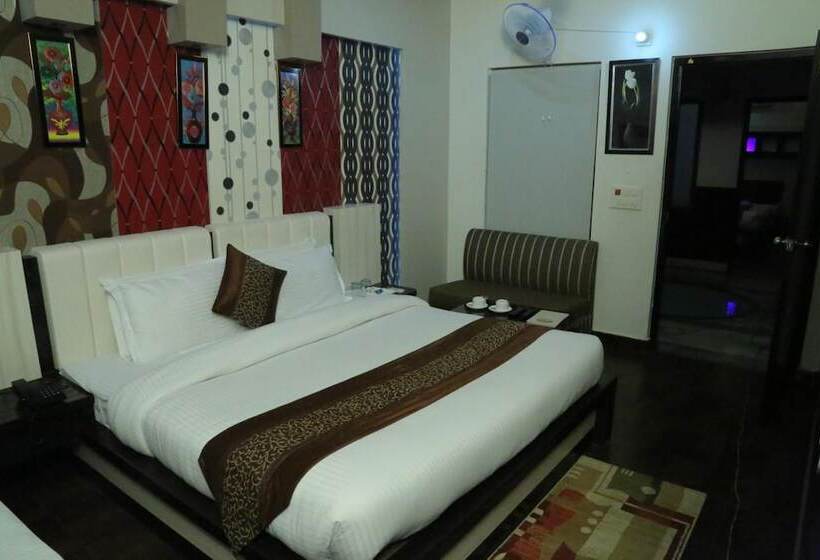 Hotelli The Mirage Palace