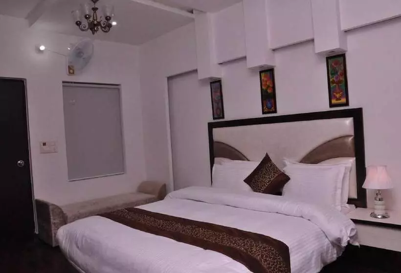 هتل The Mirage Palace