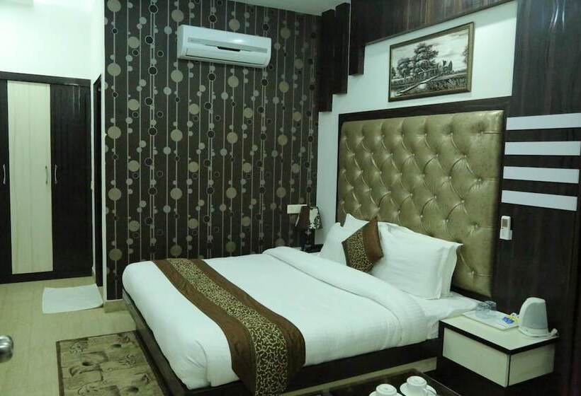 Hotelli The Mirage Palace