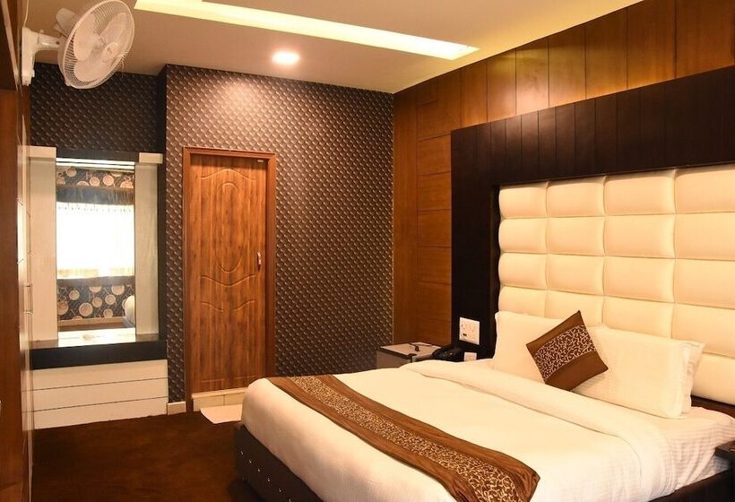 Hotelli The Mirage Palace