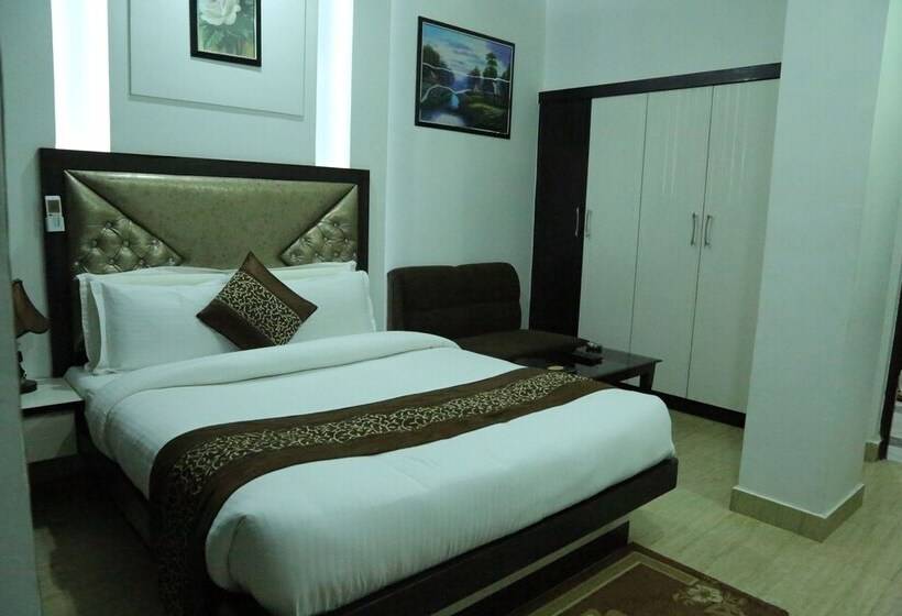 Hotelli The Mirage Palace