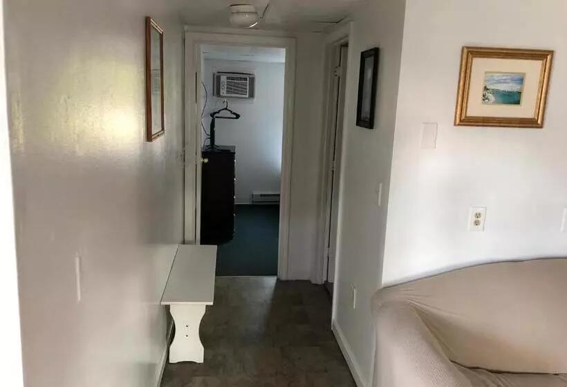 Island View Motel
