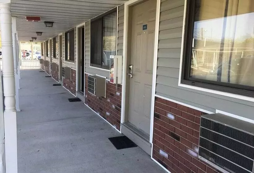 Shirley Motel