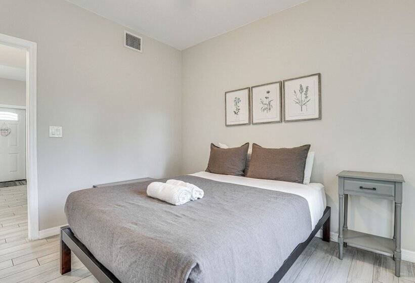 Ft Lauderdale Home: Ideal For Work, Leisure & Fun!