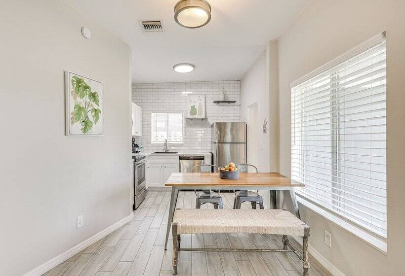 Ft Lauderdale Home: Ideal For Work, Leisure & Fun!