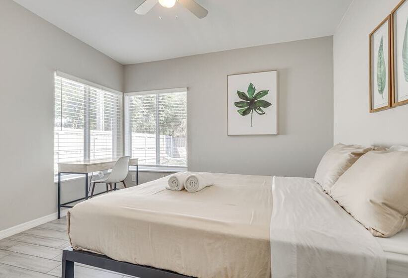 Ft Lauderdale Home: Ideal For Work, Leisure & Fun!