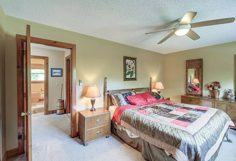 Peaceful Bluff City Retreat W/ Fire Pit & Grill