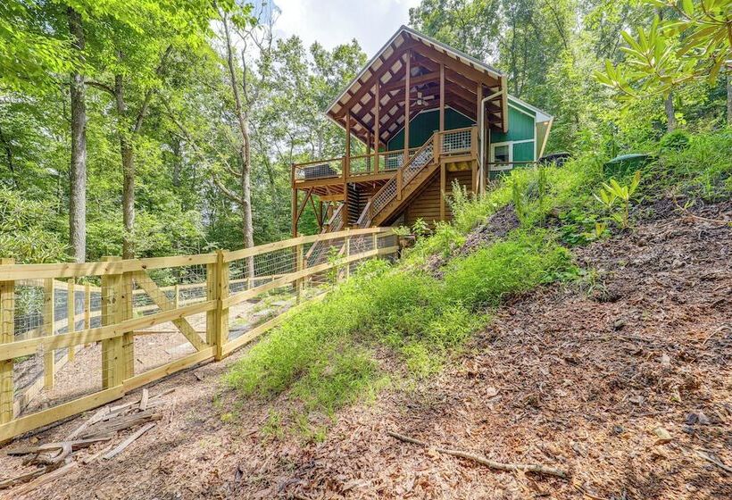 Pet Friendly West Jefferson Home W/ River View!