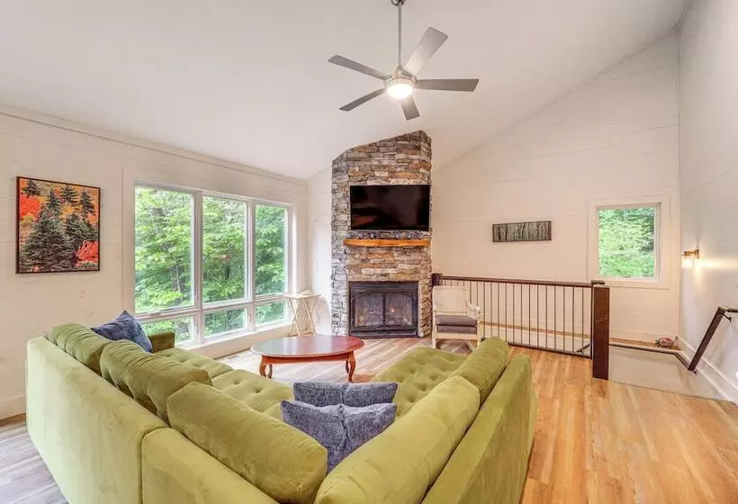 Pet Friendly West Jefferson Home W/ River View!