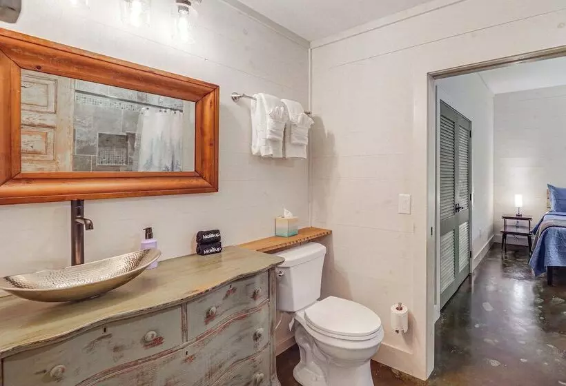 Pet Friendly West Jefferson Home W/ River View!