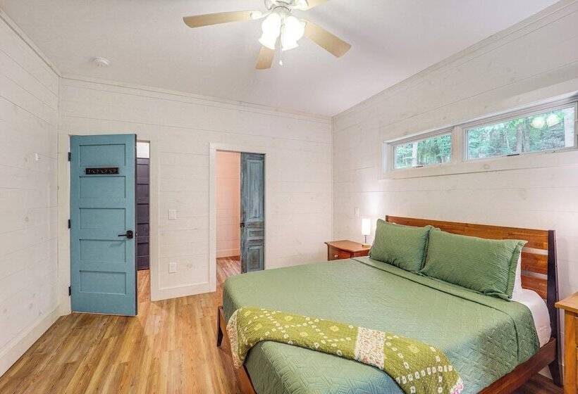 Pet Friendly West Jefferson Home W/ River View!