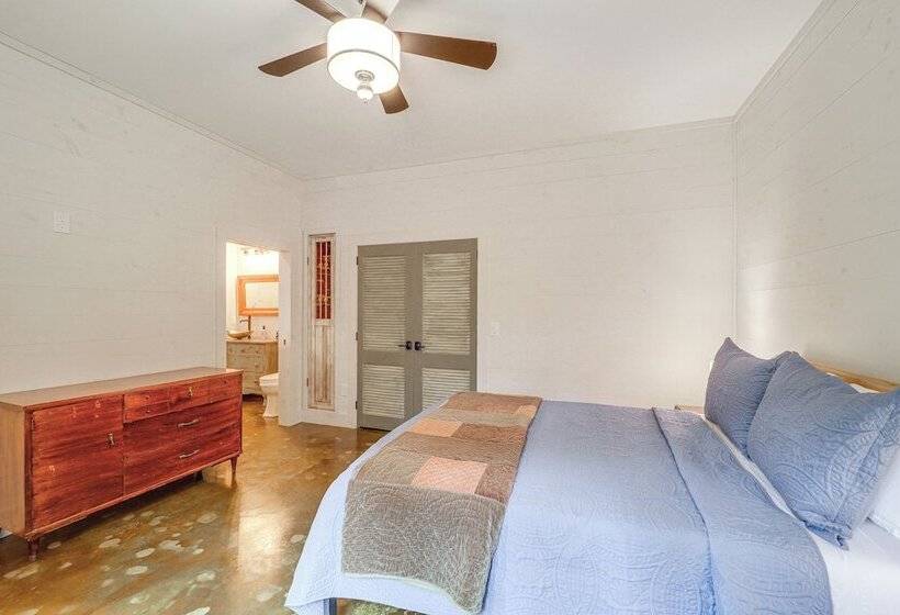 Pet Friendly West Jefferson Home W/ River View!