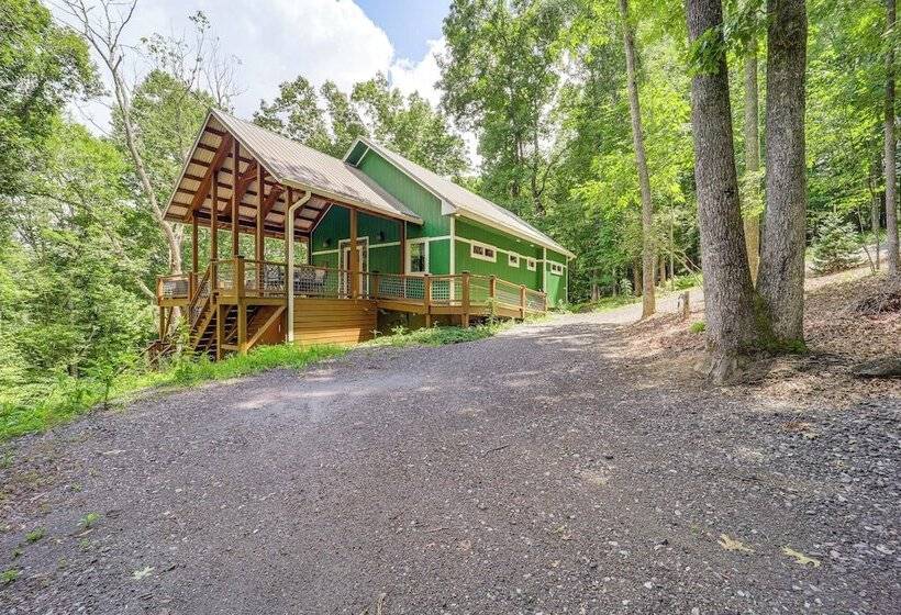 Pet Friendly West Jefferson Home W/ River View!