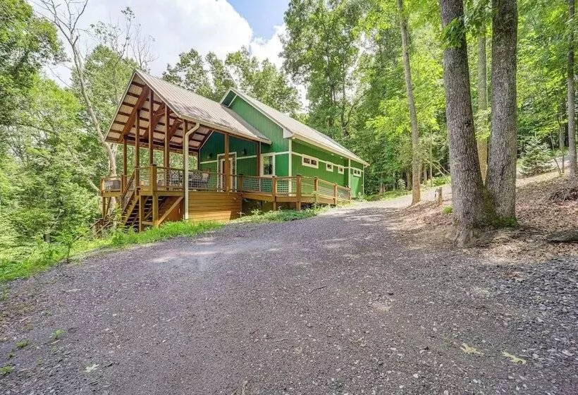 Pet Friendly West Jefferson Home W/ River View!