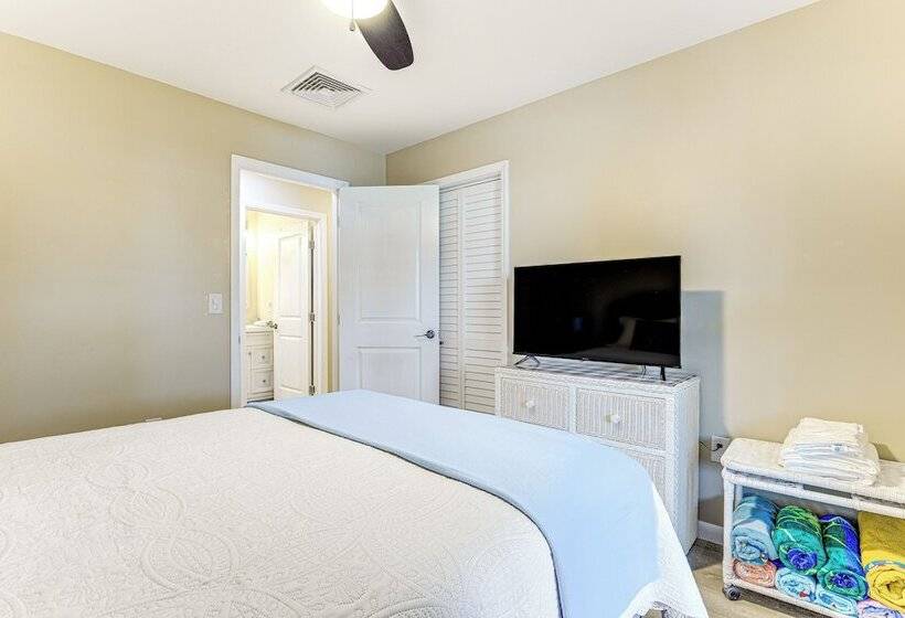 Port St Lucie Home W/ Patio + Grill: 7 Mi To Beach