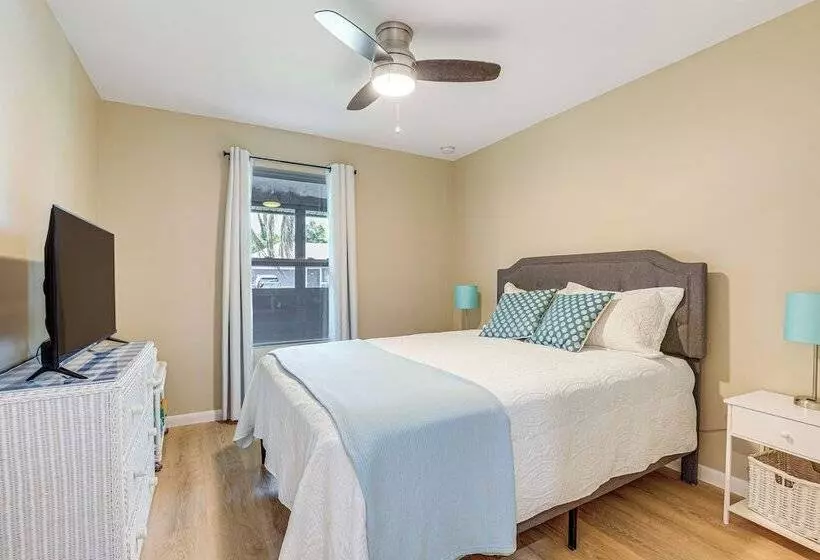 Port St Lucie Home W/ Patio + Grill: 7 Mi To Beach