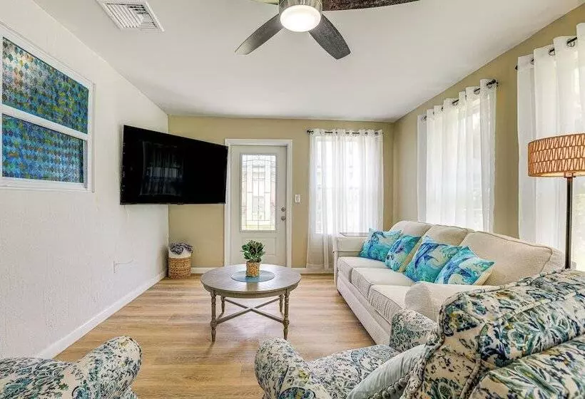 Port St Lucie Home W/ Patio + Grill: 7 Mi To Beach
