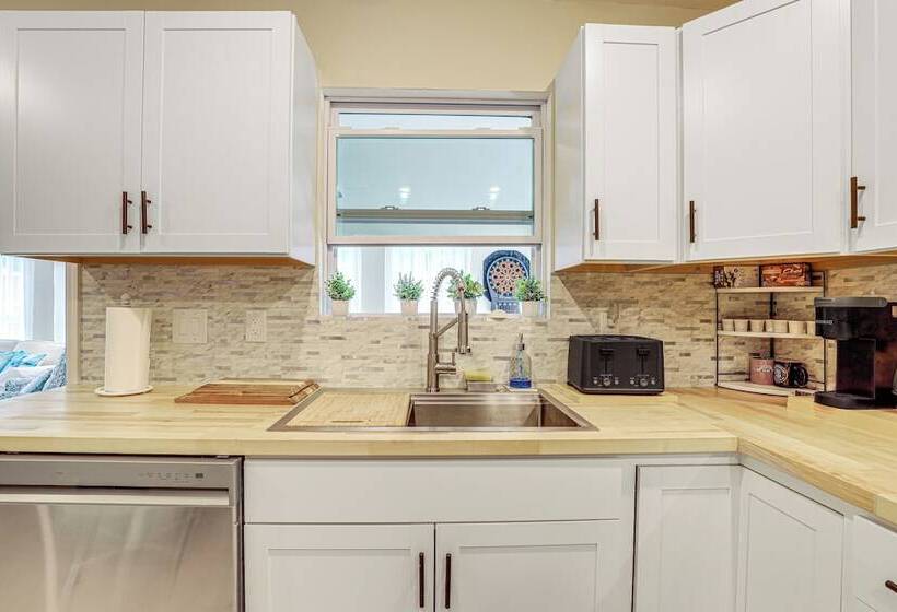 Port St Lucie Home W/ Patio + Grill: 7 Mi To Beach