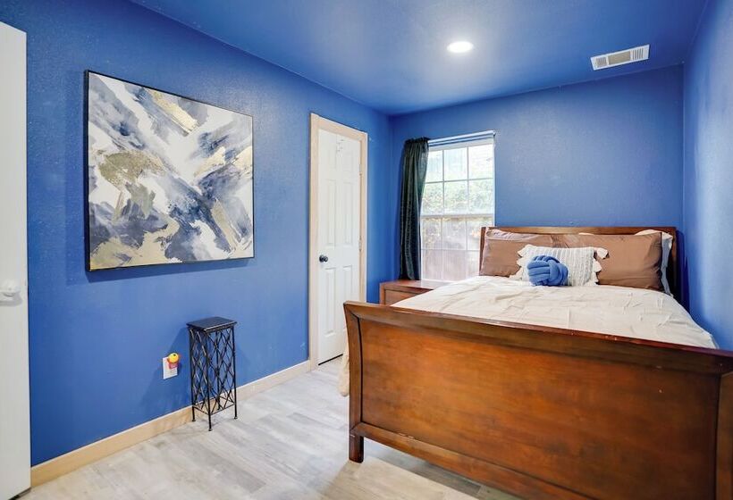 Hot Tub & Outdoor Kitchen: Ransom Canyon Paradise