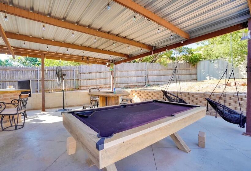 Hot Tub & Outdoor Kitchen: Ransom Canyon Paradise