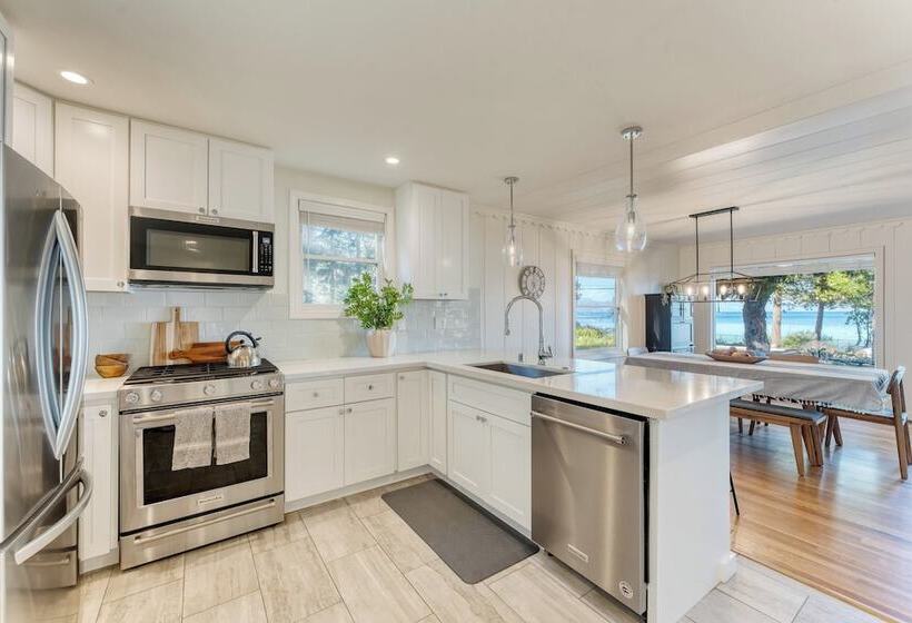 West Shore Lake House By Avantstay Ski Cabin W/ Backyard Sledding Hill!