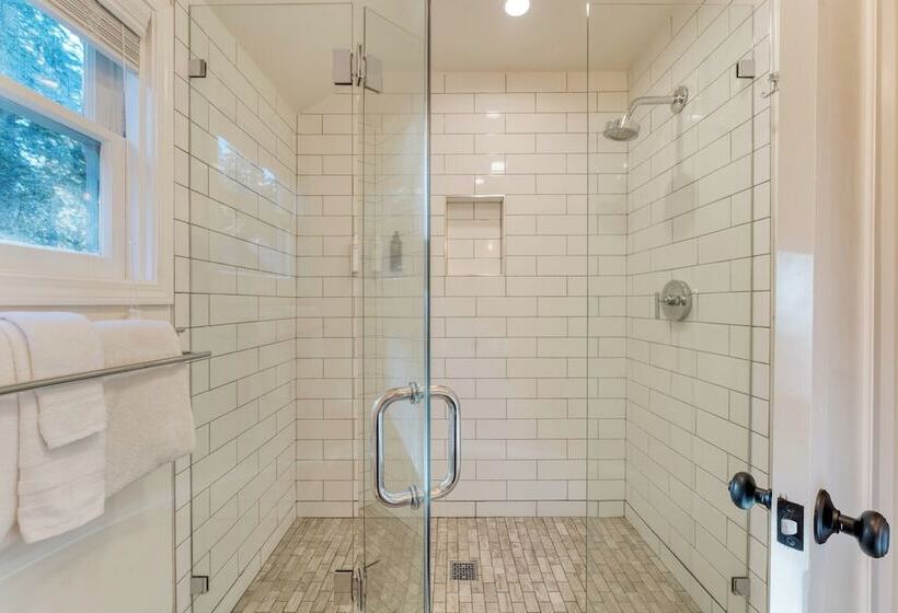 West Shore Lake House By Avantstay Ski Cabin W/ Backyard Sledding Hill!