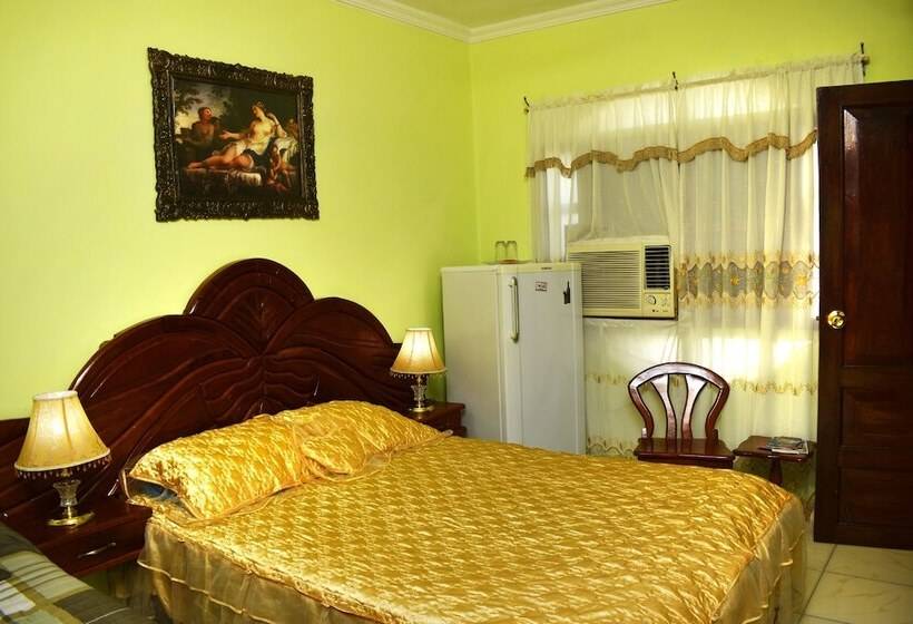 تختخواب و صبحانه Hostal Maggy