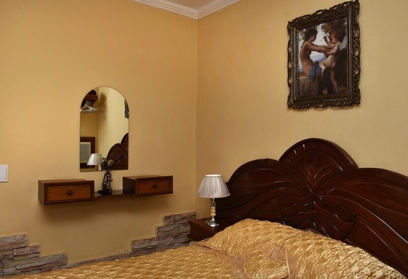 تختخواب و صبحانه Hostal Maggy