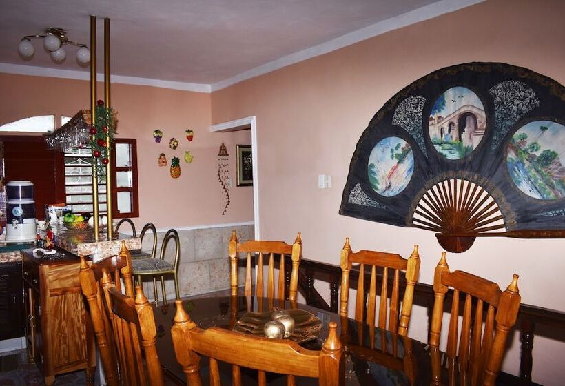 تختخواب و صبحانه Hostal Maggy