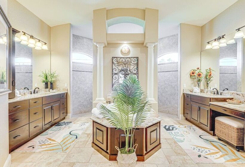 3 Mi To Beach: Cape Coral Escape W/ Private Pool