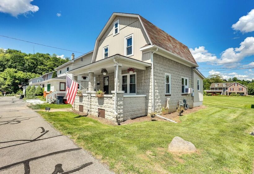 Charming Family Home: Walk To Downtown Bellefonte!