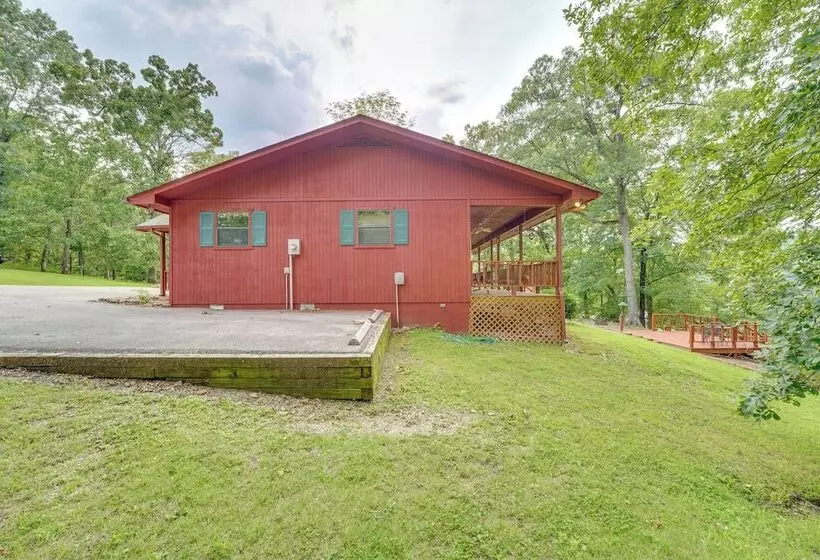 Flippin Home W/ Fire Pit: Walk To White River!