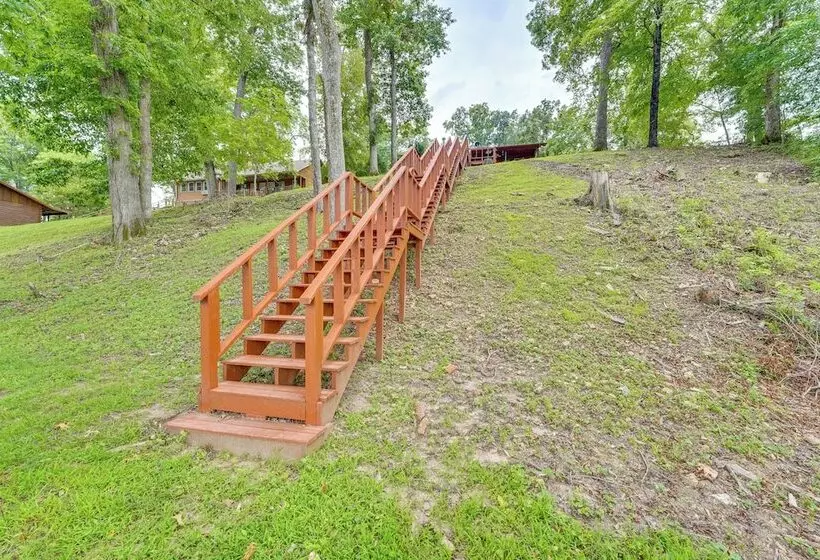 Flippin Home W/ Fire Pit: Walk To White River!