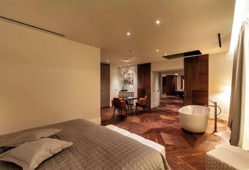 هتل Af Duomo   Milano Luxury Suites
