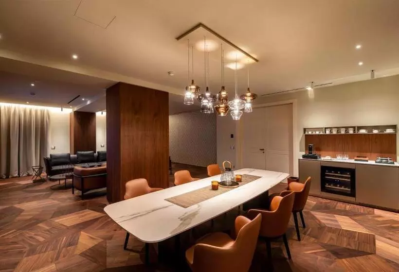 هتل Af Duomo   Milano Luxury Suites