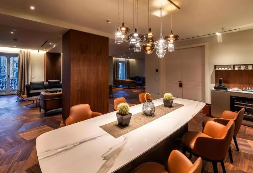 هتل Af Duomo   Milano Luxury Suites