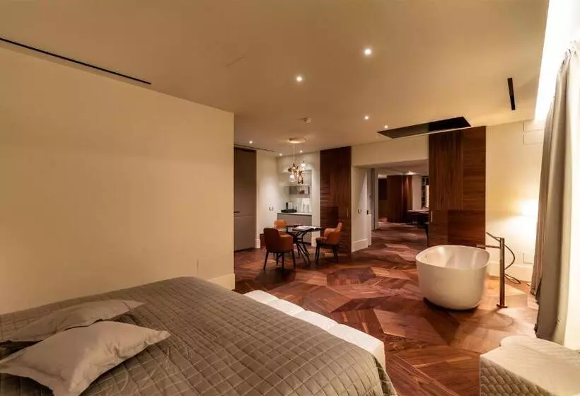 هتل Af Duomo   Milano Luxury Suites