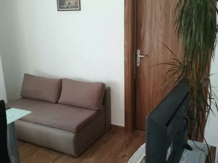 هتل Apartment Anica